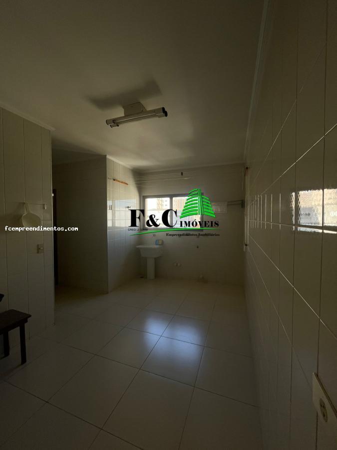 Apartamento à venda com 4 quartos, 227m² - Foto 2