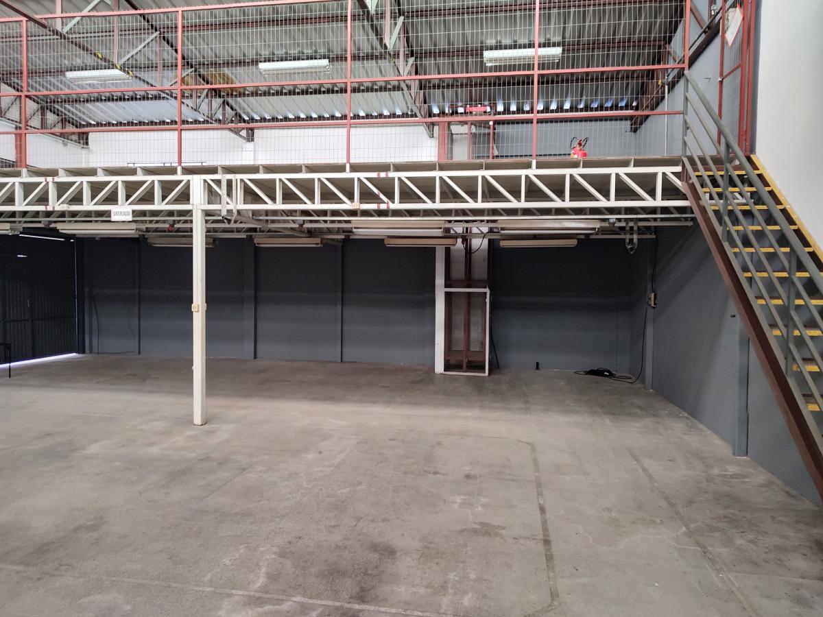 Depósito-Galpão-Armazém para alugar, 1400m² - Foto 7