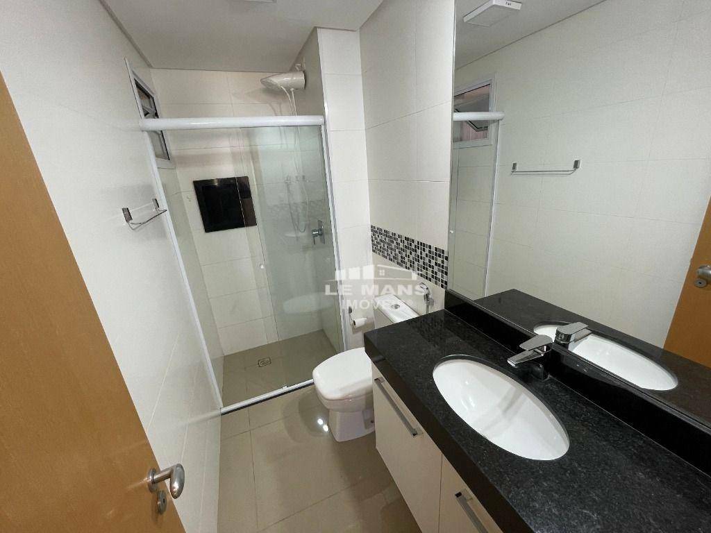 Apartamento para alugar com 3 quartos, 116m² - Foto 17
