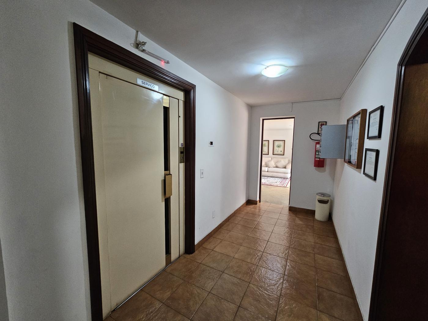 Apartamento à venda com 3 quartos, 257m² - Foto 35