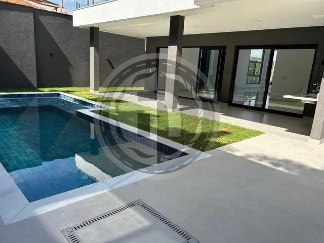 Casa de Condomínio à venda com 4 quartos, 356m² - Foto 1