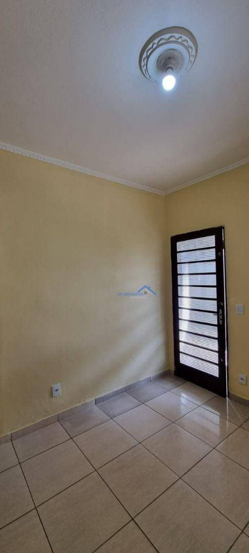 Casa à venda com 5 quartos, 200m² - Foto 4