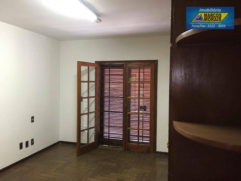 Casa à venda com 3 quartos, 328m² - Foto 59