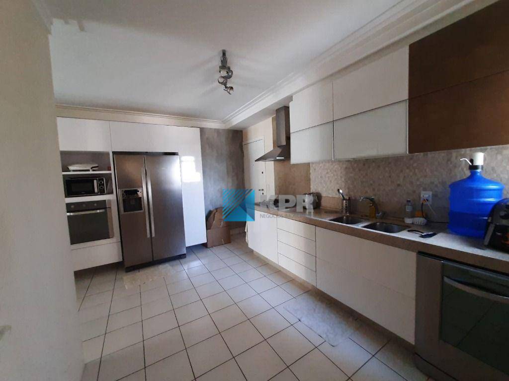 Apartamento à venda com 3 quartos, 194m² - Foto 3