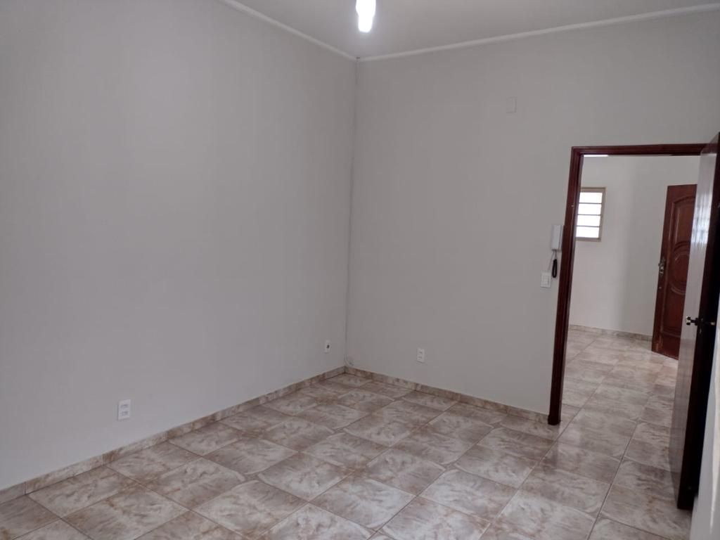 Casa à venda com 3 quartos, 225m² - Foto 11