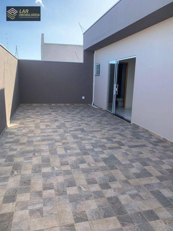 Casa à venda com 3 quartos, 156m² - Foto 2