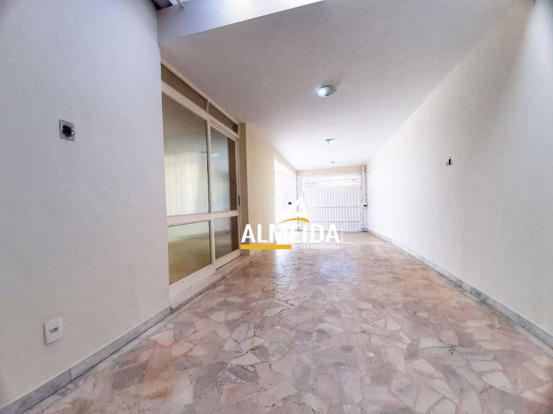 Casa, 4 quartos, 218 m² - Foto 4