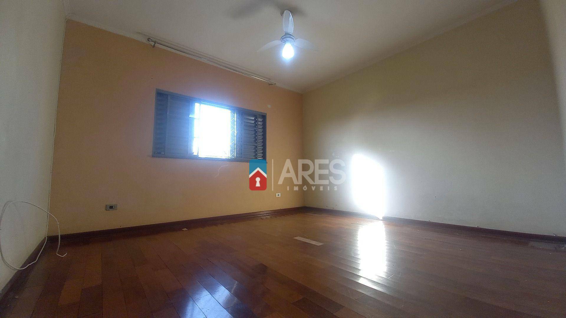 Casa à venda com 2 quartos, 160m² - Foto 4