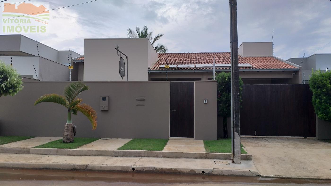 Casa para alugar com 3 quartos, 600m² - Foto 1