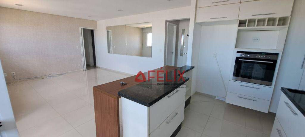 Apartamento para alugar com 3 quartos, 93m² - Foto 13