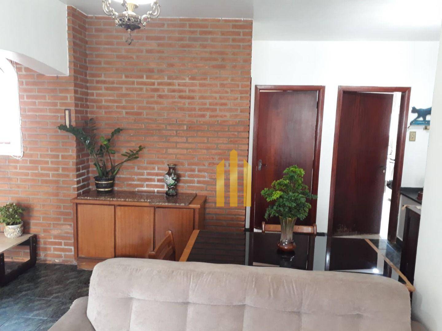 Sobrado à venda com 3 quartos, 246m² - Foto 2