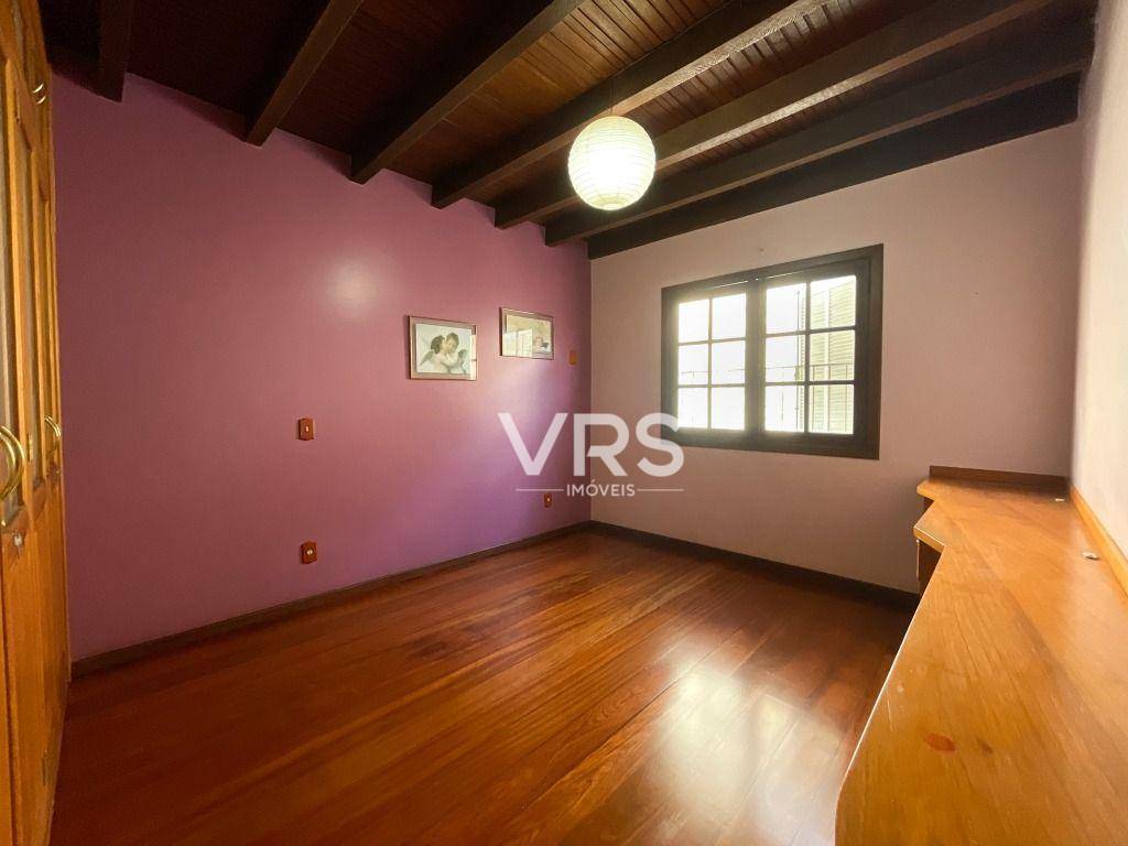 Casa à venda com 5 quartos, 220m² - Foto 44