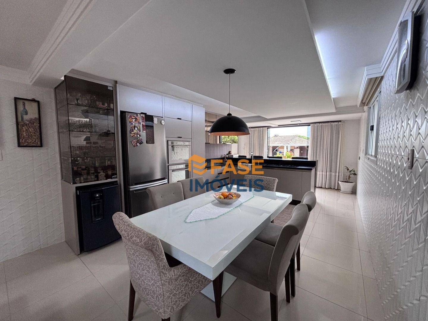 Casa à venda com 4 quartos, 213m² - Foto 13