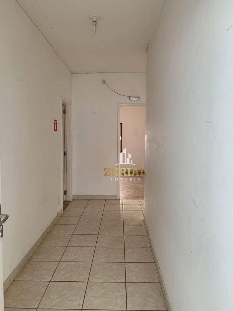 Casa para alugar com 5 quartos, 300m² - Foto 16