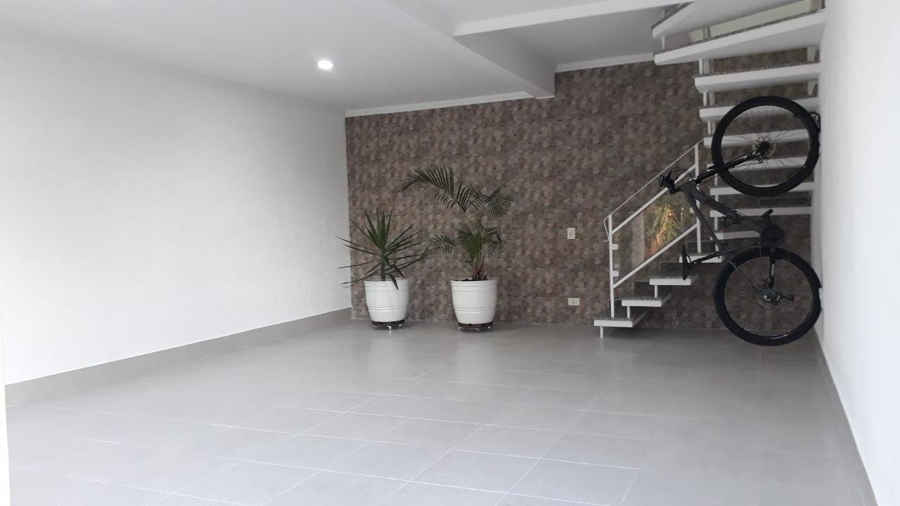 Casa de Condomínio à venda com 3 quartos, 129m² - Foto 1