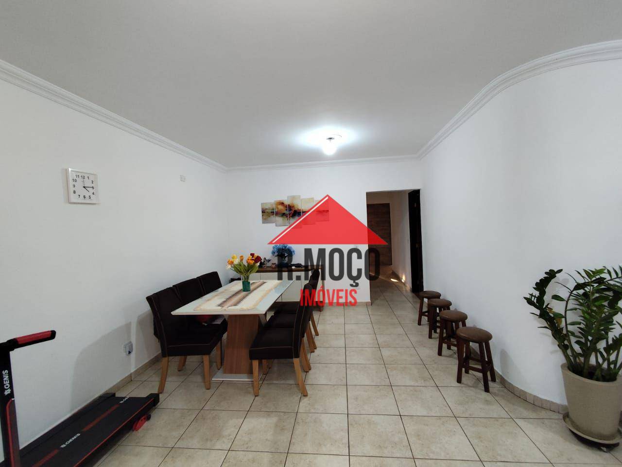 Casa à venda com 5 quartos, 160m² - Foto 1