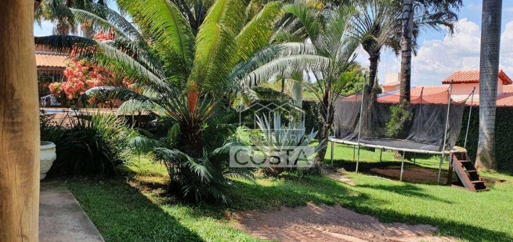 Casa de Condomínio à venda com 3 quartos, 361m² - Foto 4