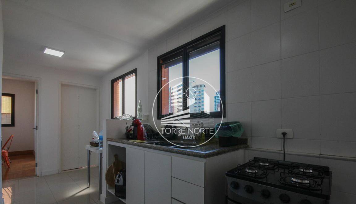 Apartamento à venda com 3 quartos, 160m² - Foto 20