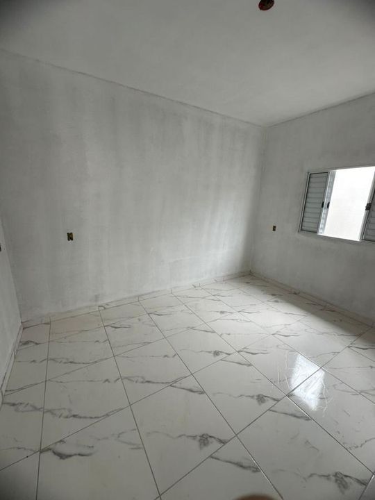 Casa à venda com 2 quartos, 113m² - Foto 1