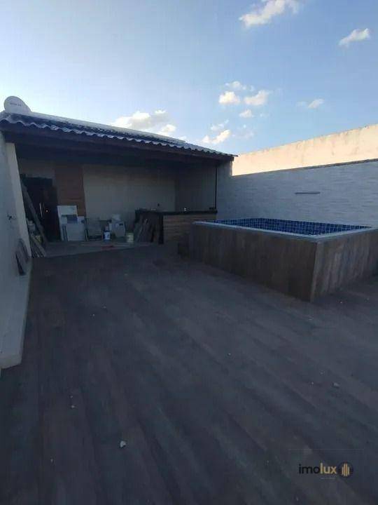 Casa à venda com 3 quartos, 180m² - Foto 1