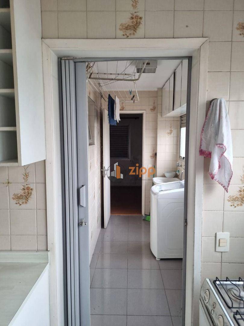 Apartamento para alugar com 3 quartos, 70m² - Foto 18
