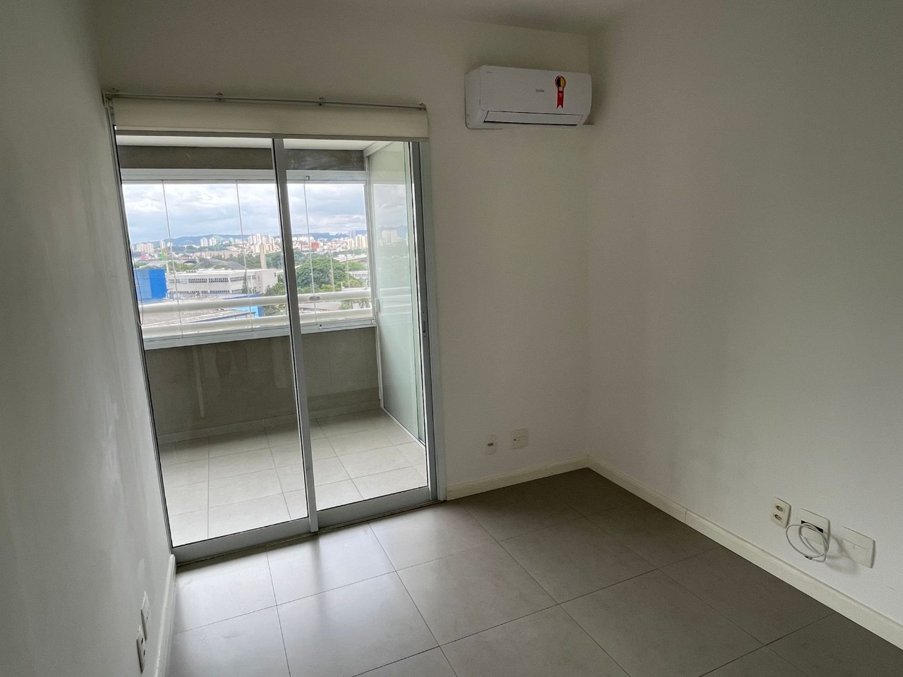 Apartamento à venda com 2 quartos, 67m² - Foto 2