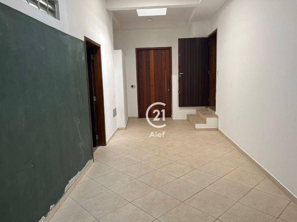 Casa à venda e aluguel com 3 quartos, 359m² - Foto 2