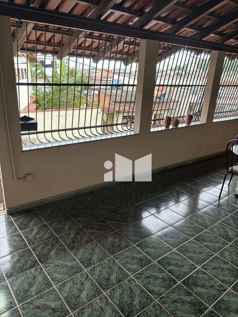 Casa de Condomínio à venda com 4 quartos, 214m² - Foto 22