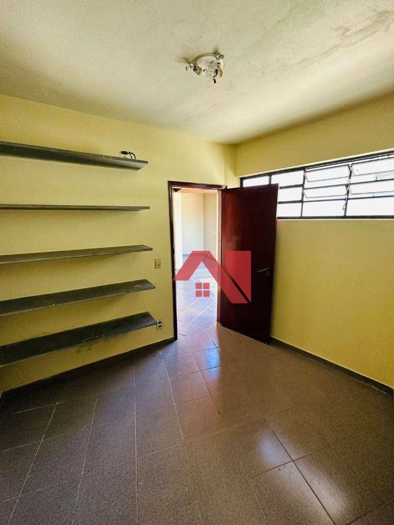 Casa à venda com 4 quartos, 217m² - Foto 8