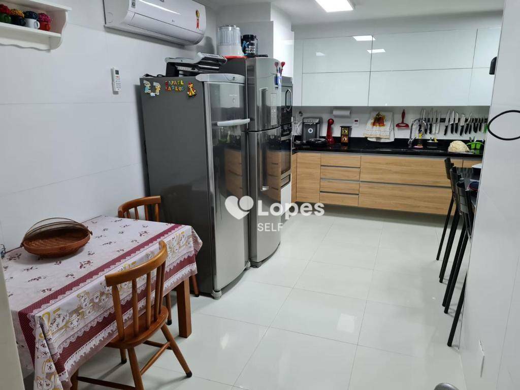 Apartamento à venda com 3 quartos, 140m² - Foto 4