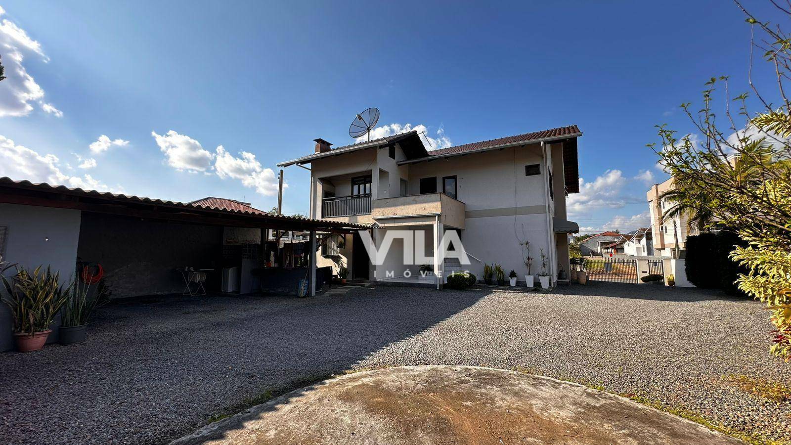 Casa à venda com 6 quartos, 305m² - Foto 7