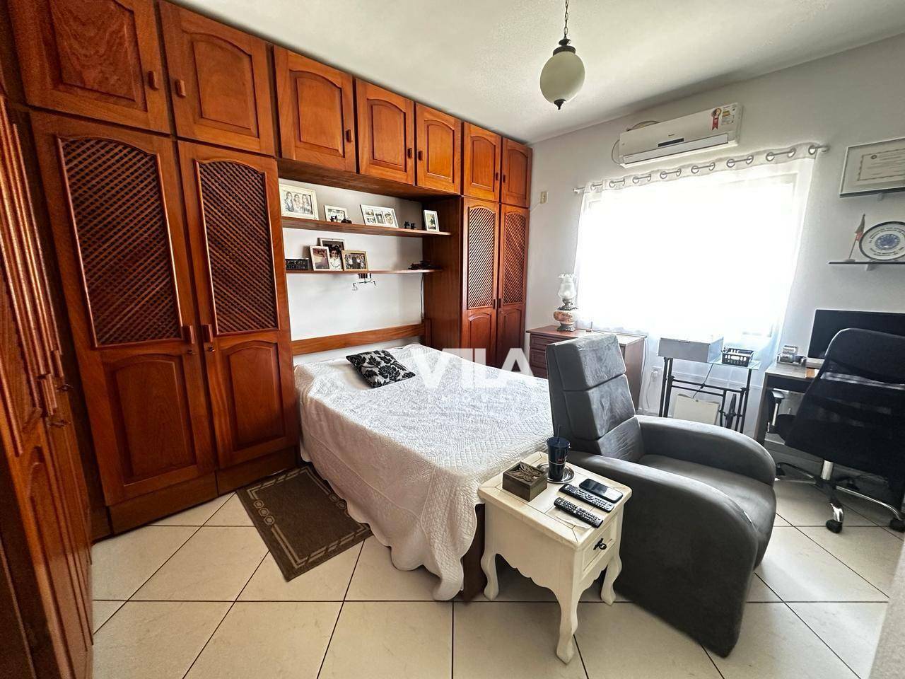 Casa à venda com 3 quartos, 229m² - Foto 28