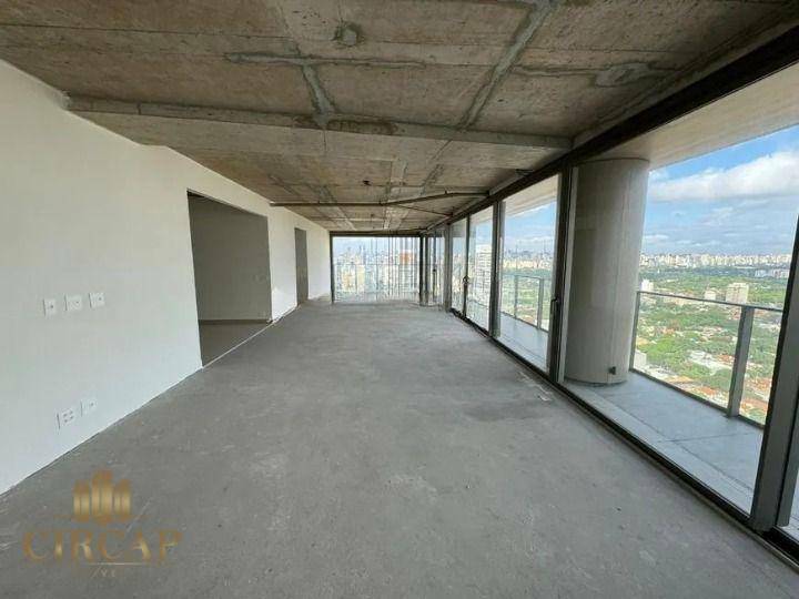 Apartamento à venda com 3 quartos, 232m² - Foto 1