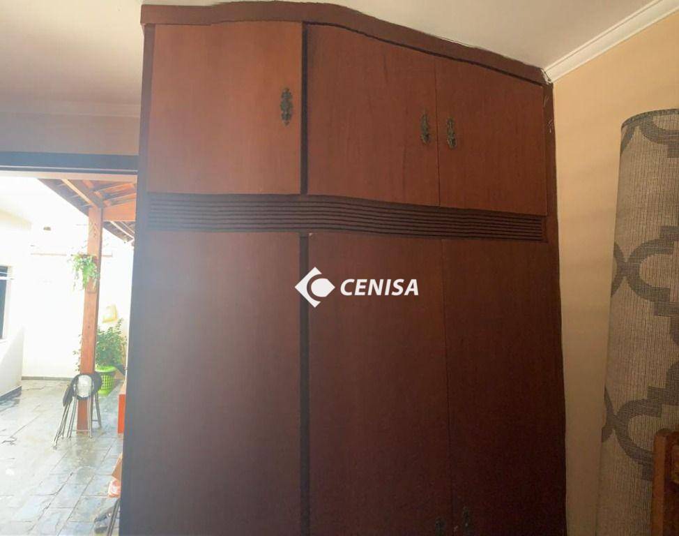 Casa à venda com 3 quartos, 200m² - Foto 4