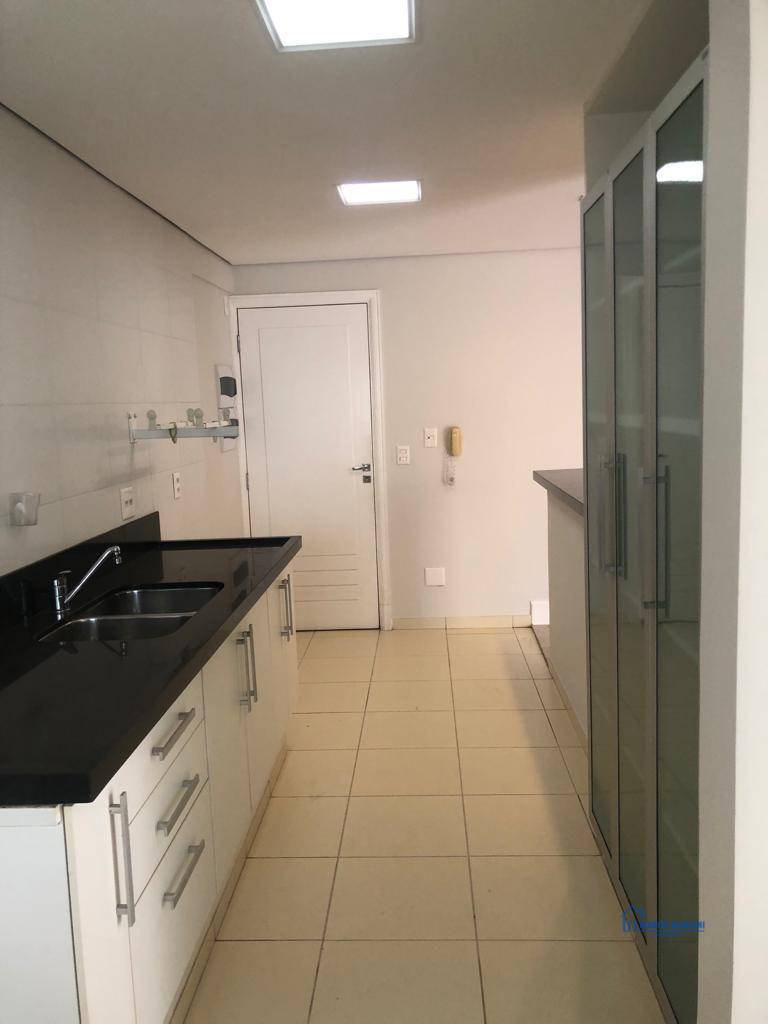 Apartamento para alugar com 3 quartos, 105m² - Foto 13