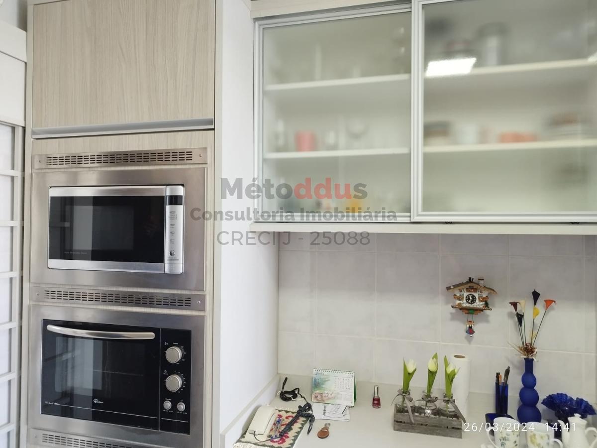 Apartamento à venda com 2 quartos, 80m² - Foto 19