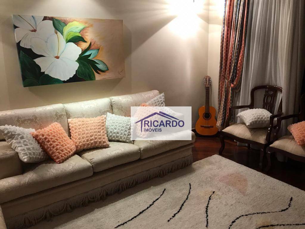 Apartamento à venda com 4 quartos, 233m² - Foto 1