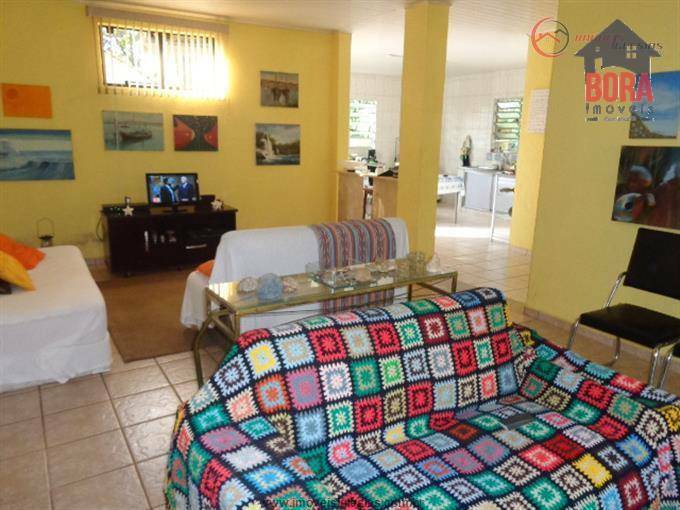 Chácara à venda com 3 quartos, 200m² - Foto 2