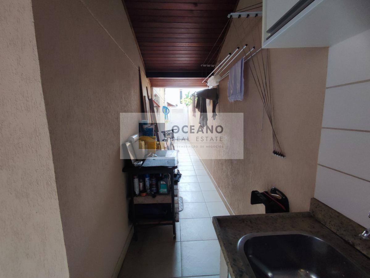 Casa de Condomínio à venda com 4 quartos, 226m² - Foto 42