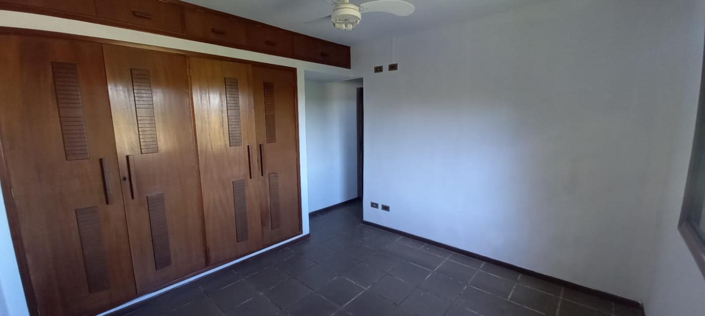 Casa de Condomínio à venda com 4 quartos, 300m² - Foto 32