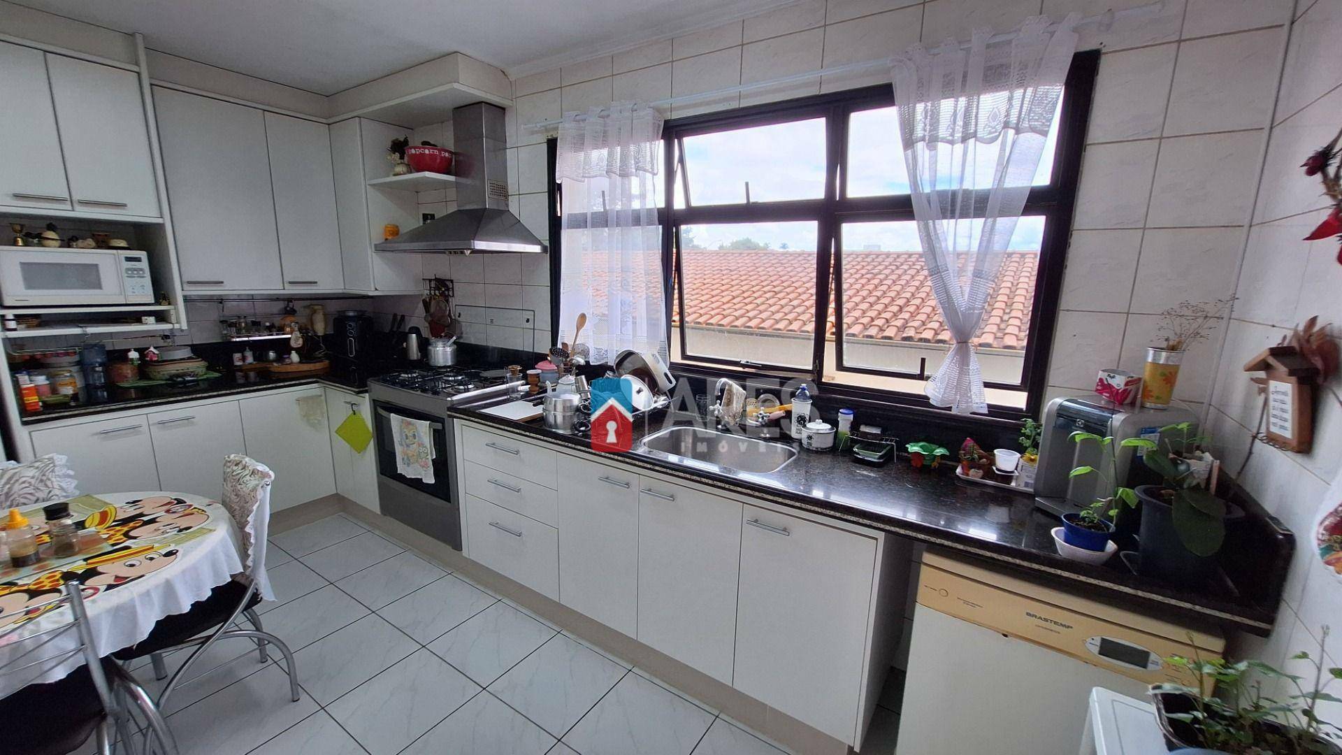 Apartamento à venda com 3 quartos, 196m² - Foto 11