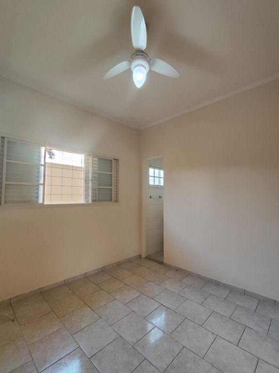 Casa para alugar com 4 quartos, 160m² - Foto 10