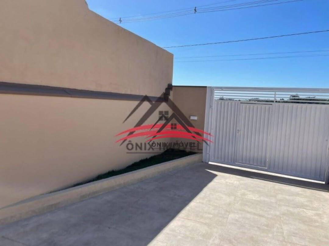 Casa à venda com 3 quartos, 150m² - Foto 1