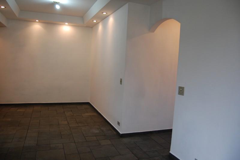 Apartamento à venda com 3 quartos, 90m² - Foto 2