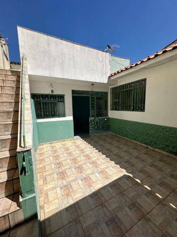 Casa à venda com 3 quartos, 190m² - Foto 2