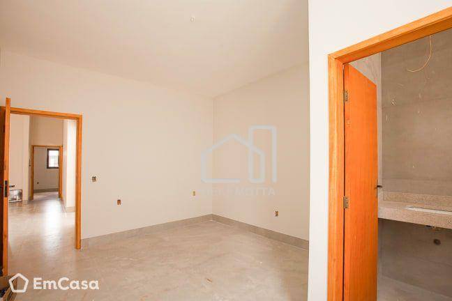 Casa à venda com 3 quartos, 80m² - Foto 4