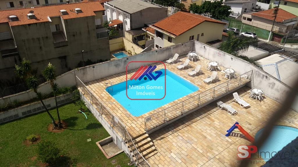 Apartamento à venda com 3 quartos, 70m² - Foto 2