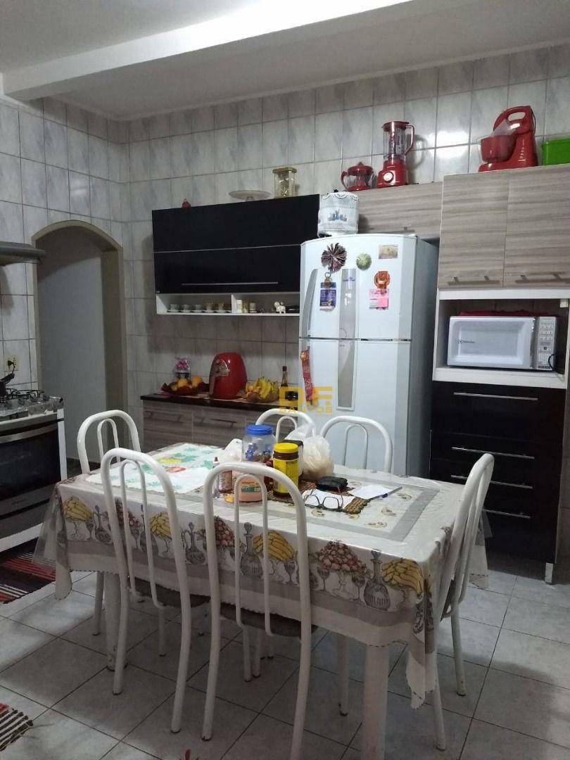 Casa à venda com 3 quartos, 1m² - Foto 13