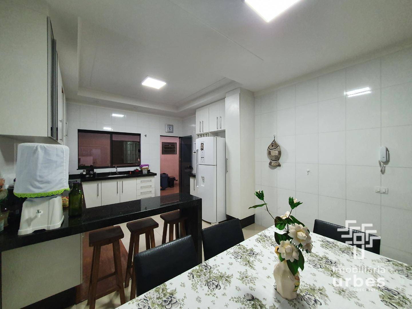 Casa, 3 quartos, 240 m² - Foto 10