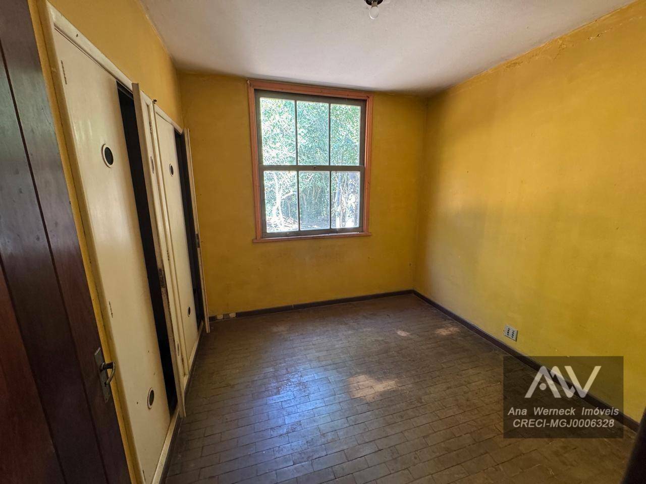 Chácara à venda com 8 quartos, 600m² - Foto 33
